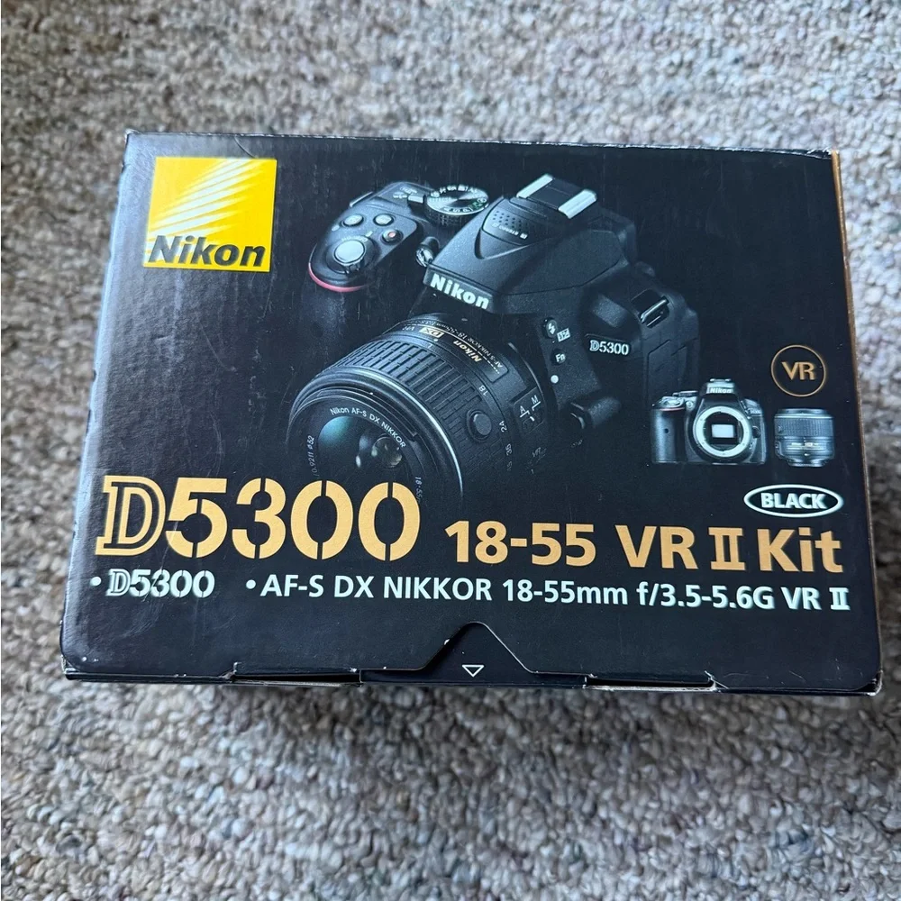 Nikon D5300 Black Digital Camera Kit
